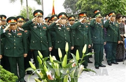 Dâng hương tưởng niệm 100 năm ngày sinh Đại tướng Văn Tiến Dũng 